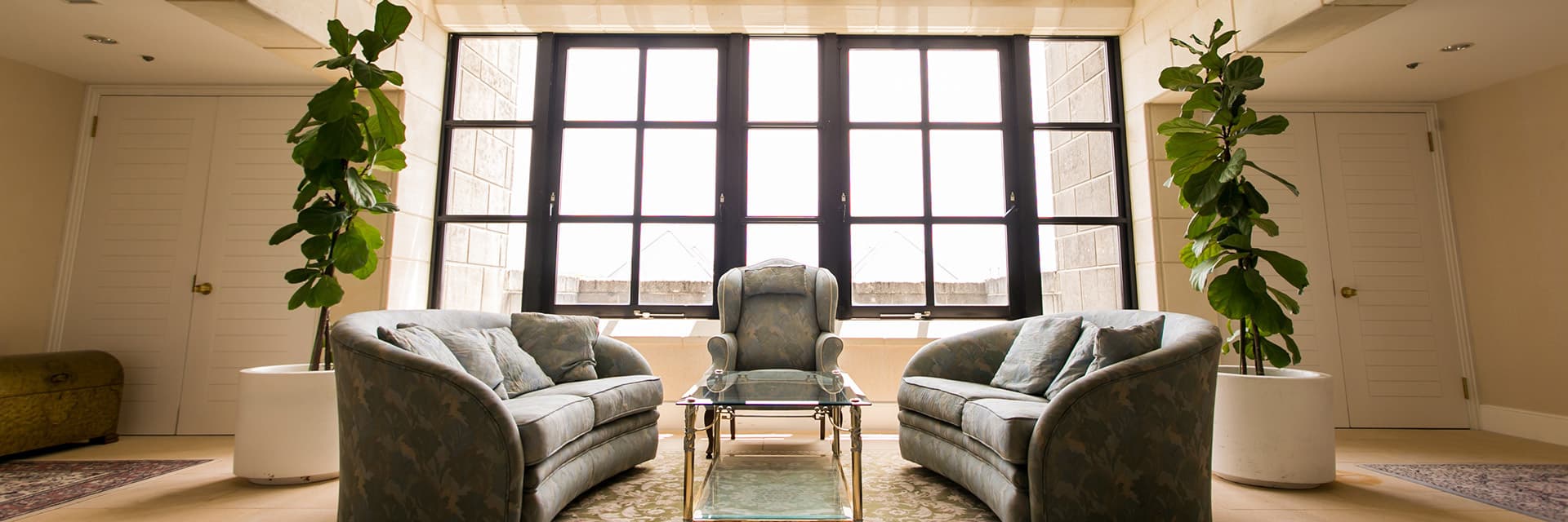 01slide_royalvipsweetroom.jpg