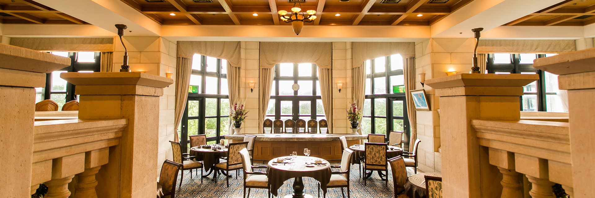 restaurant_01.jpg